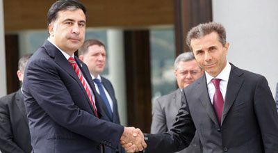 Saakaşvili İvanişvilini `diktator` adlandırdı
